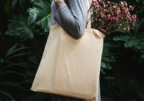 easy to clean tote bag.